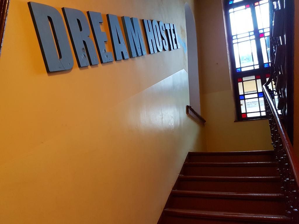 Hostel Dream & *